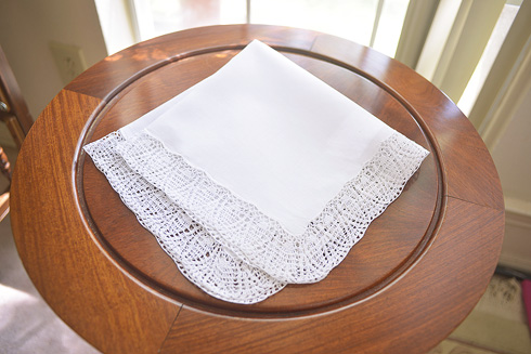 Extra Large 20" Lace Handkerchief. 20"x20". - Click Image to Close